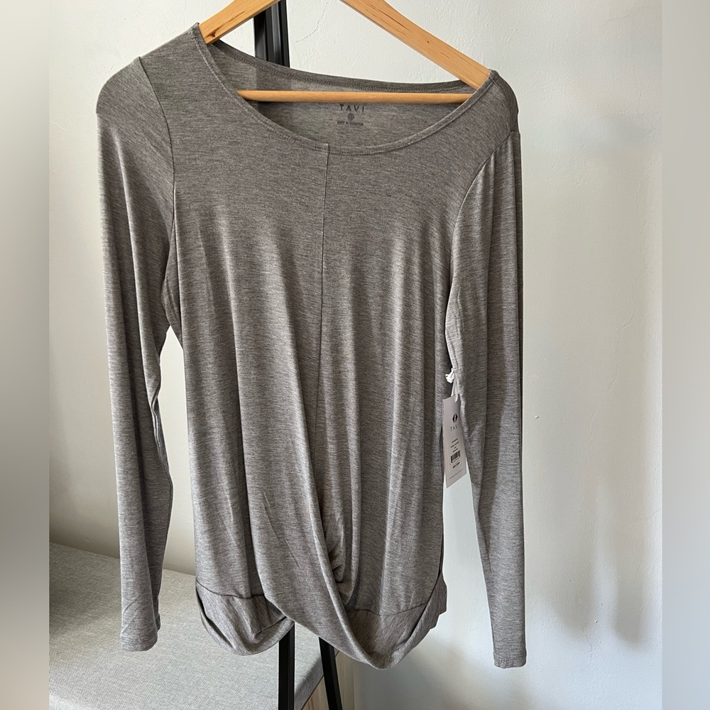 Long sleeve tee with a twist detail on the front. NWT